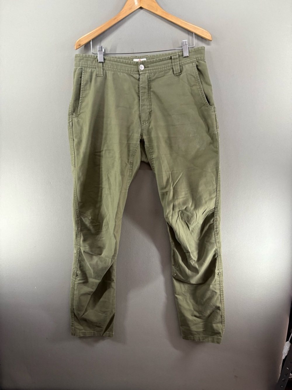 LIVSN Flex Canvas Pants Men's 33 x 34 Olive Green Roll Tab Stretch Hiking
